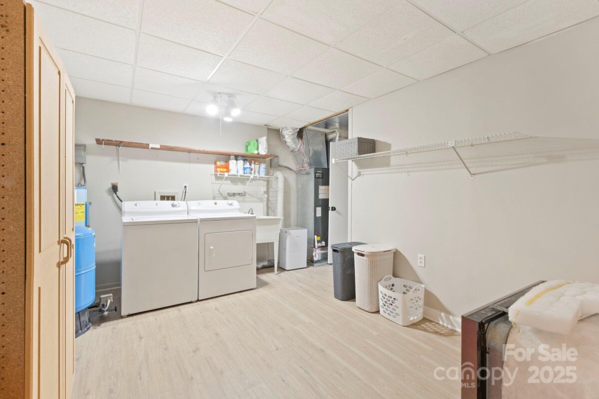 Lake Toxaway District 22 4325770v