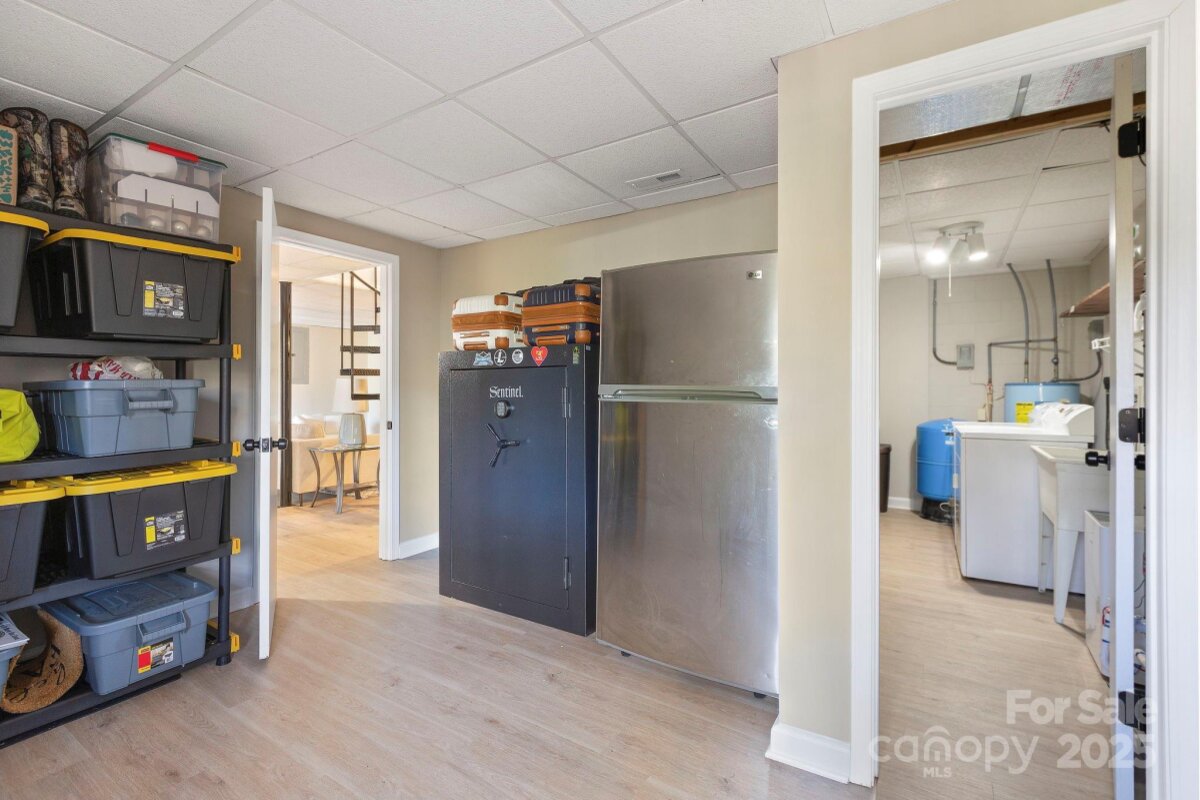 Lake Toxaway District 25 4325770y