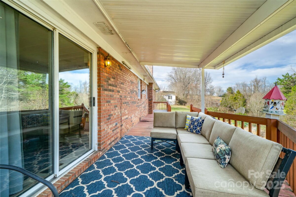 Leicester 14 4325880n