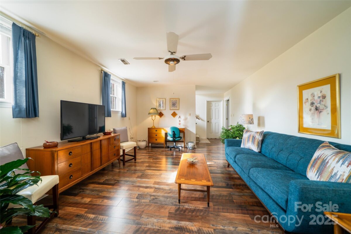 Leicester 26 4325880z