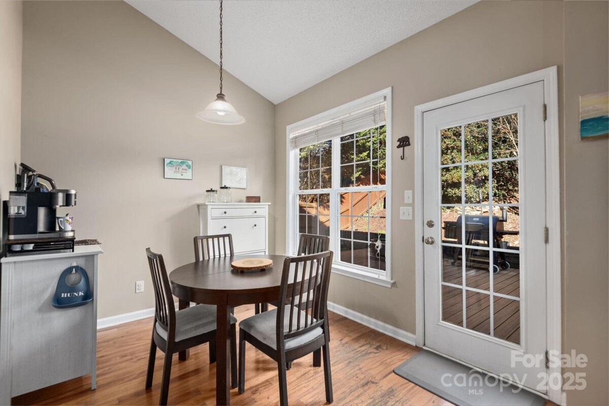 Avery Creek 9 4326437i