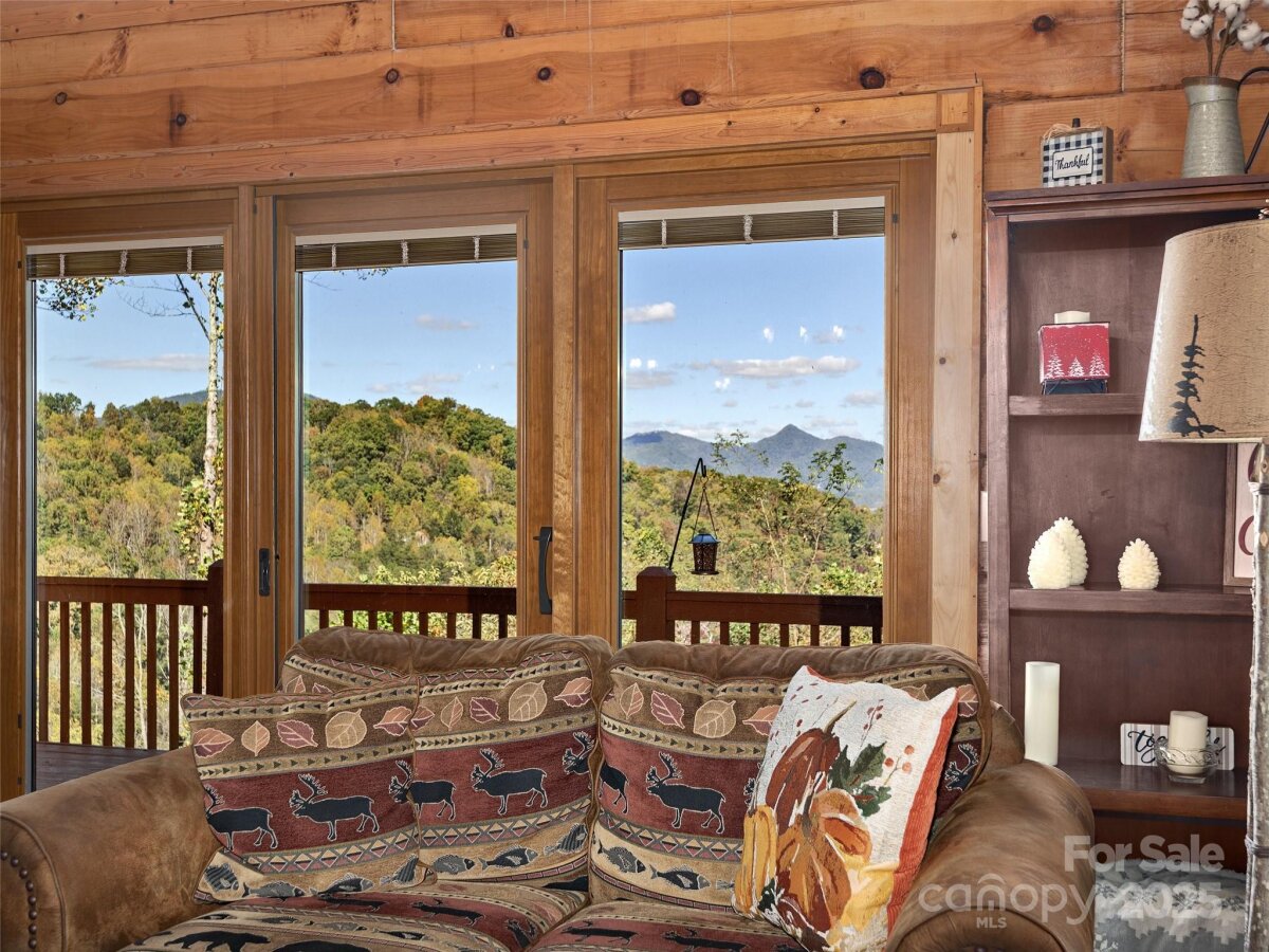 Waynesville 10 4326505j