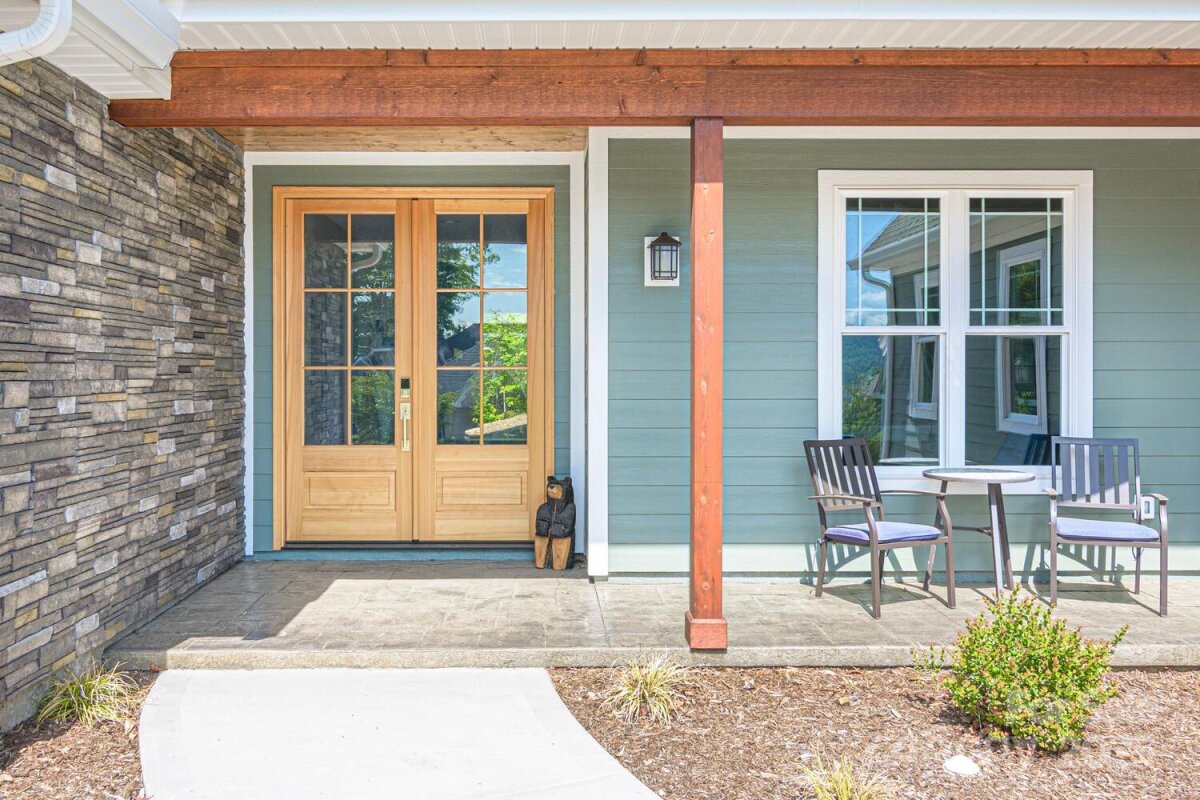 Hendersonville 2 4327661b