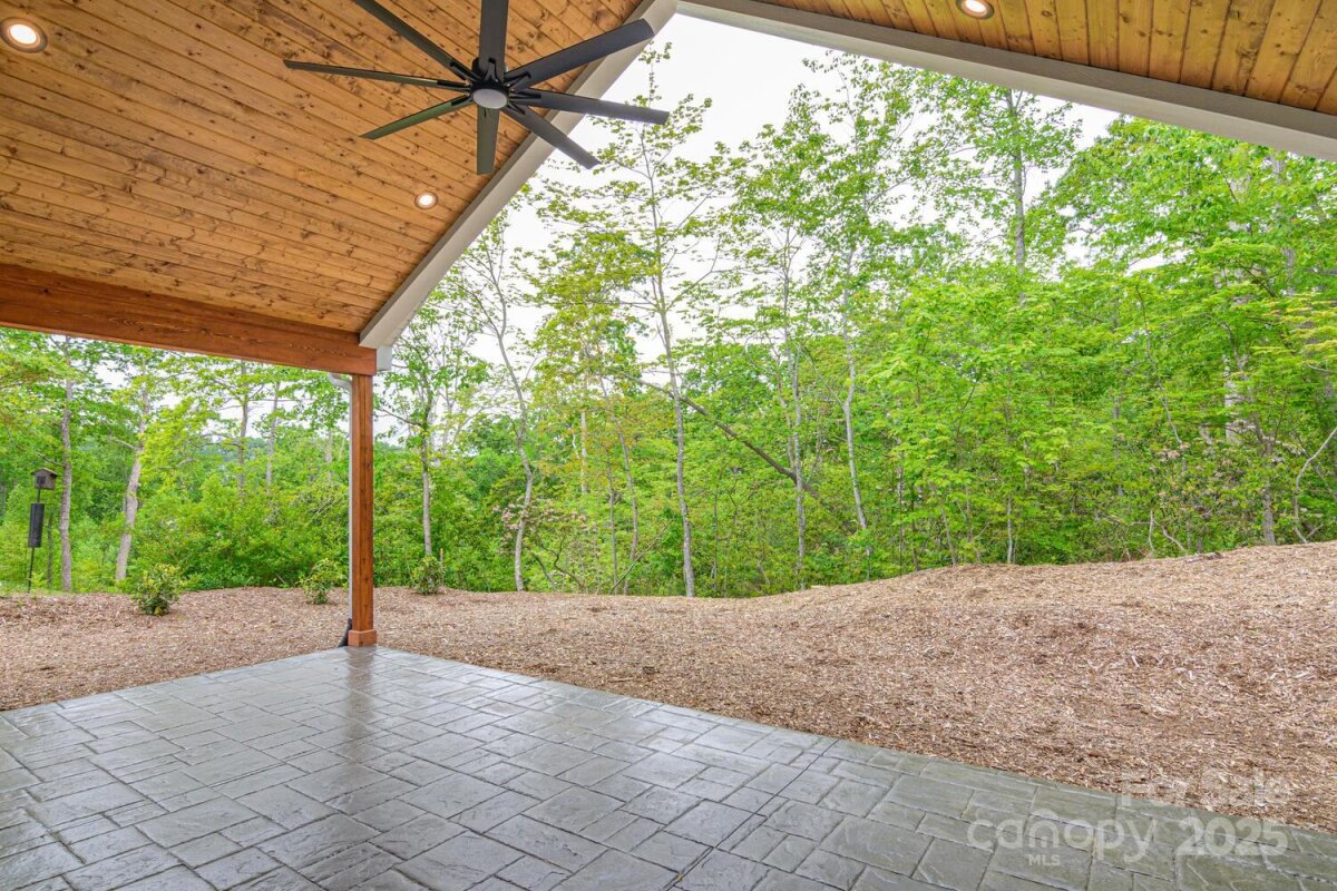 Hendersonville 12 4327661l