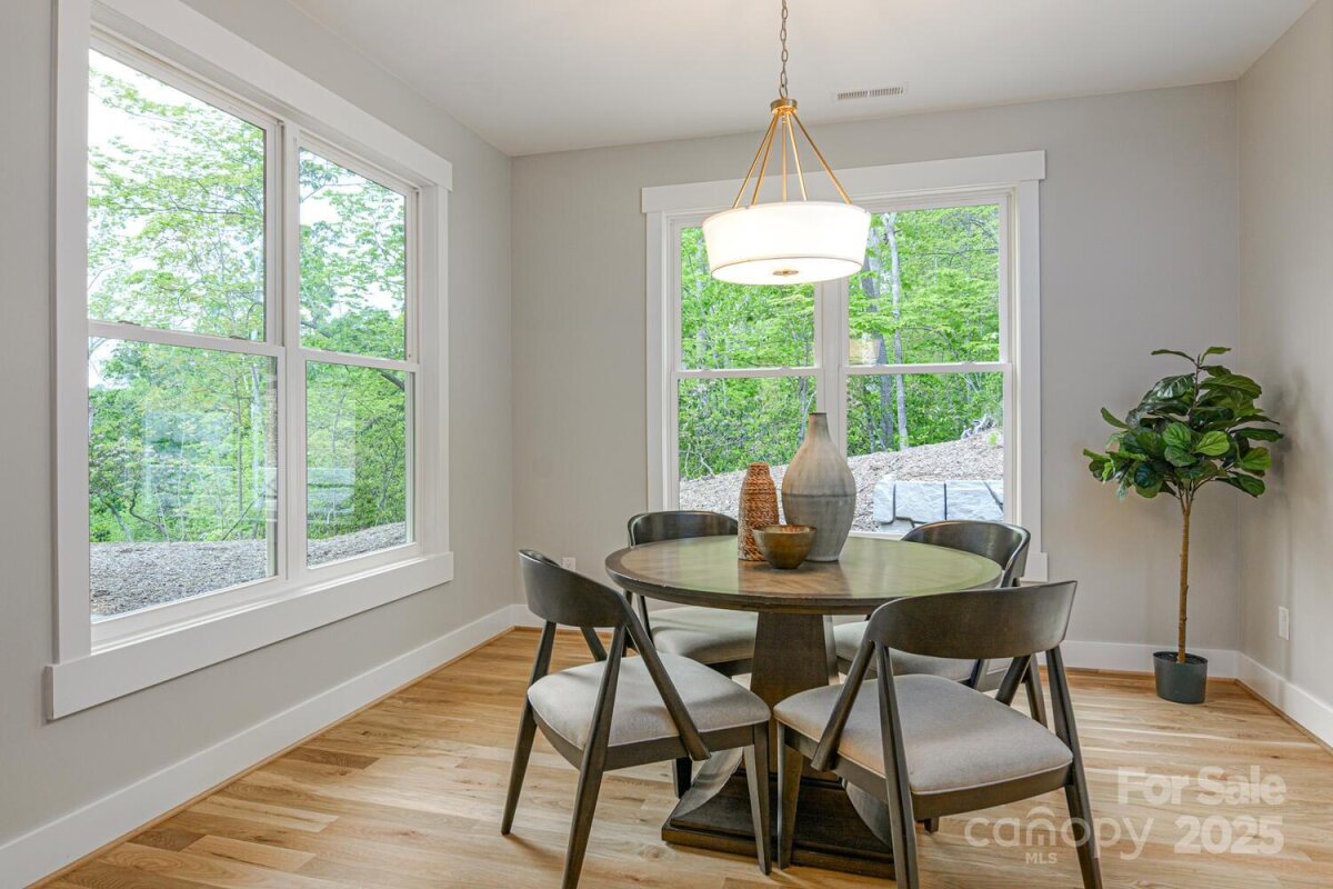 Hendersonville 22 4327661v