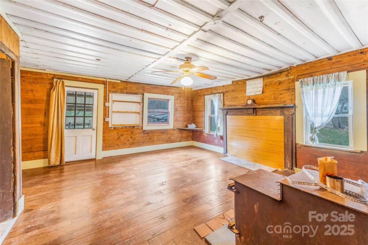 Leicester 6 4327824f