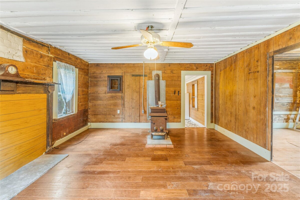 Leicester 7 4327824g