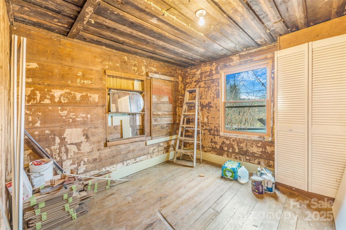 Leicester 8 4327824h