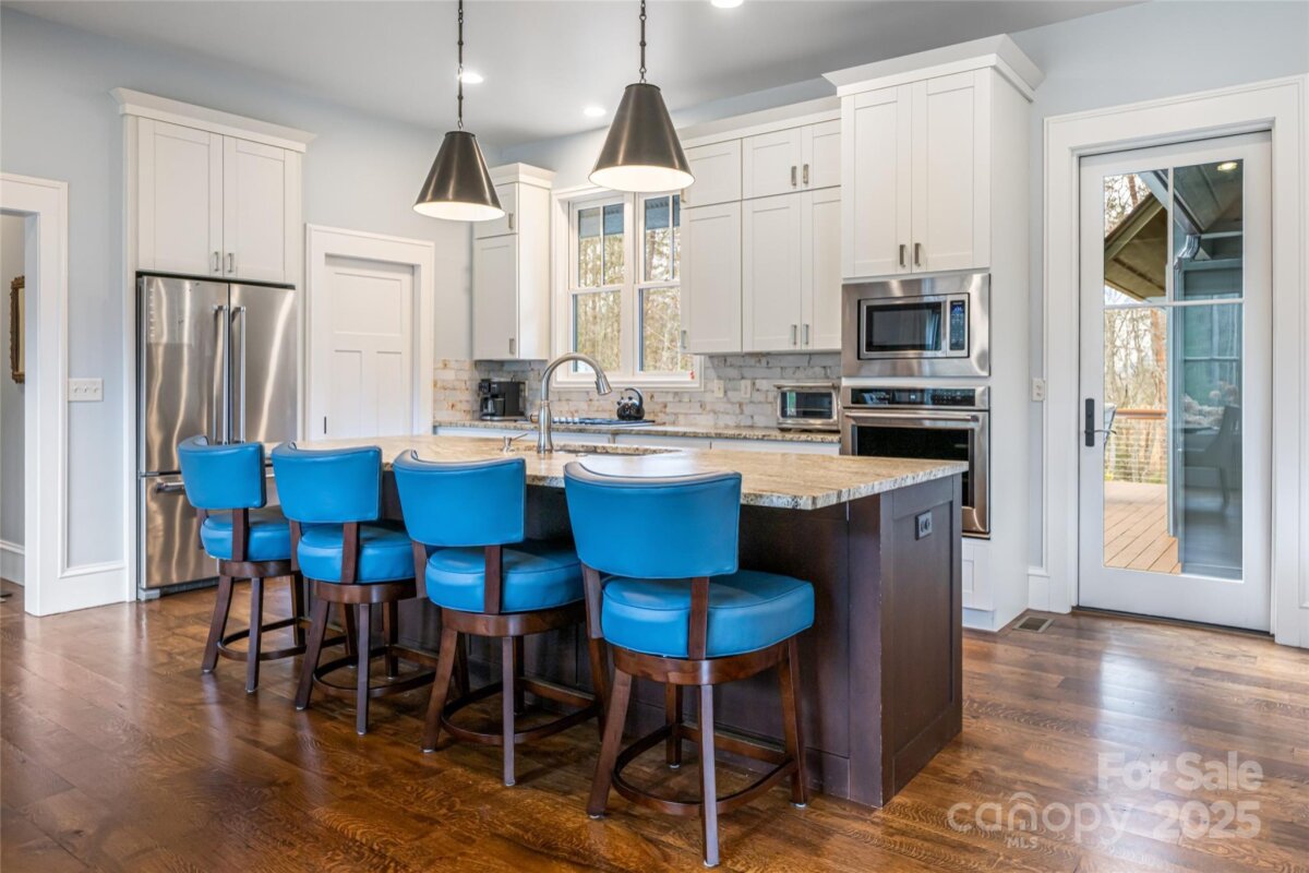 Fairview 18 4327878n