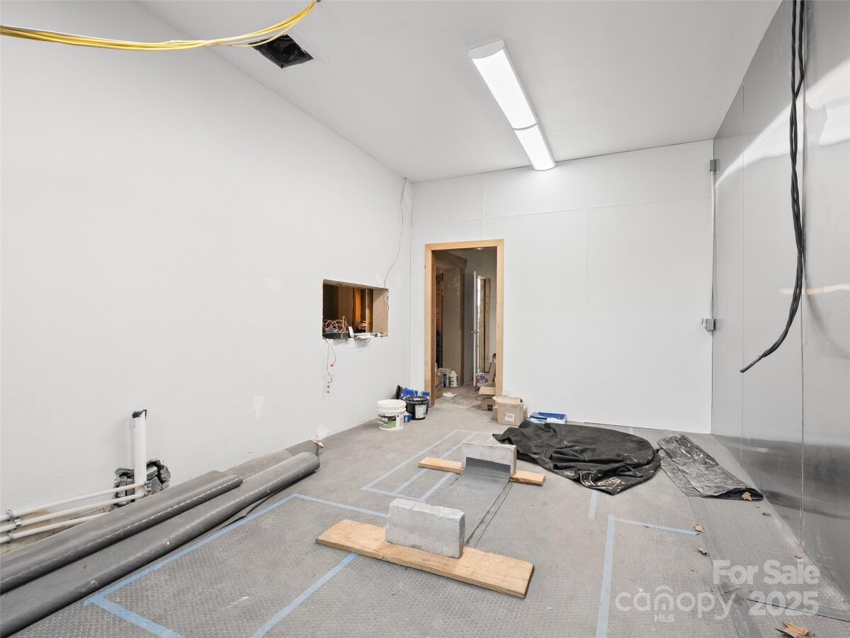 Waynesville 9 4328196i