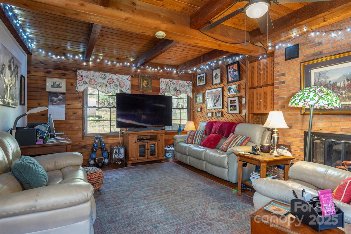 Leicester 11 4328678k