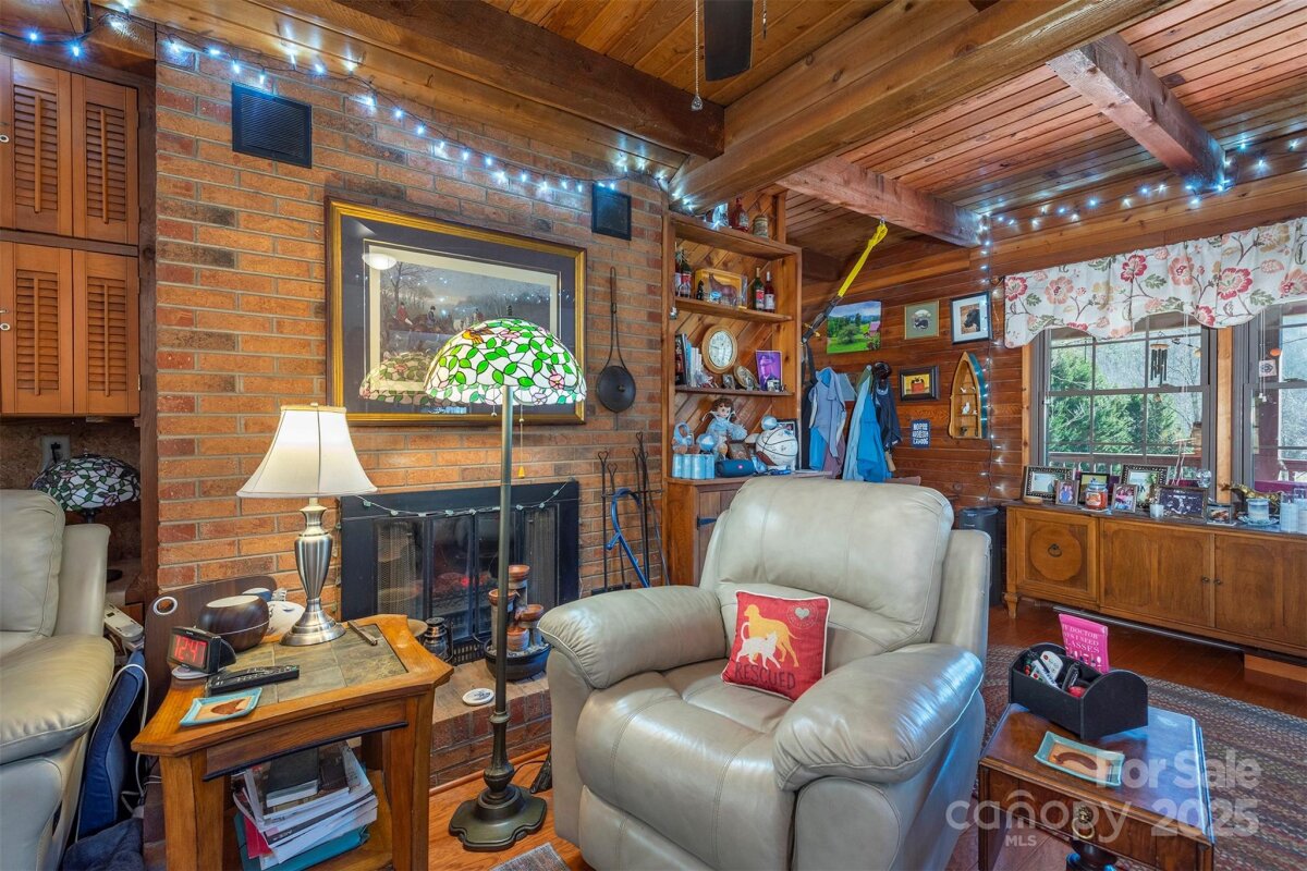 Leicester 12 4328678l