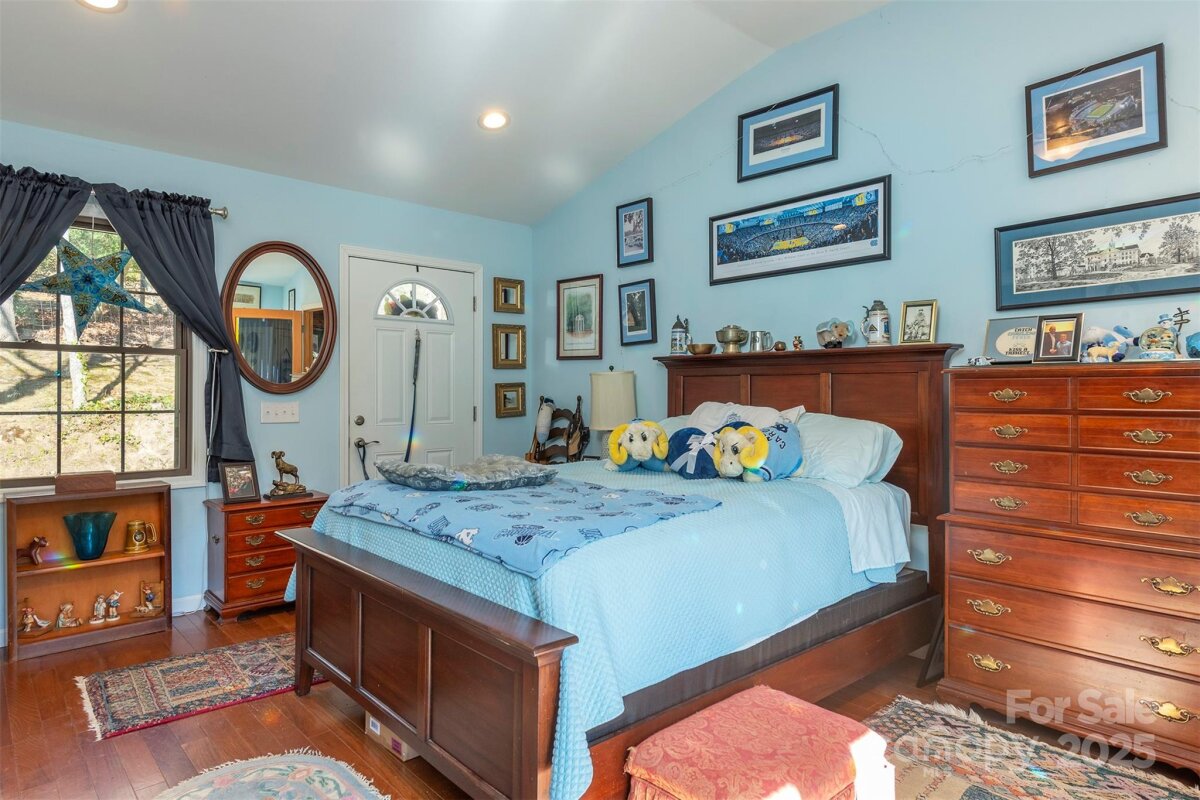 Leicester 16 4328678p