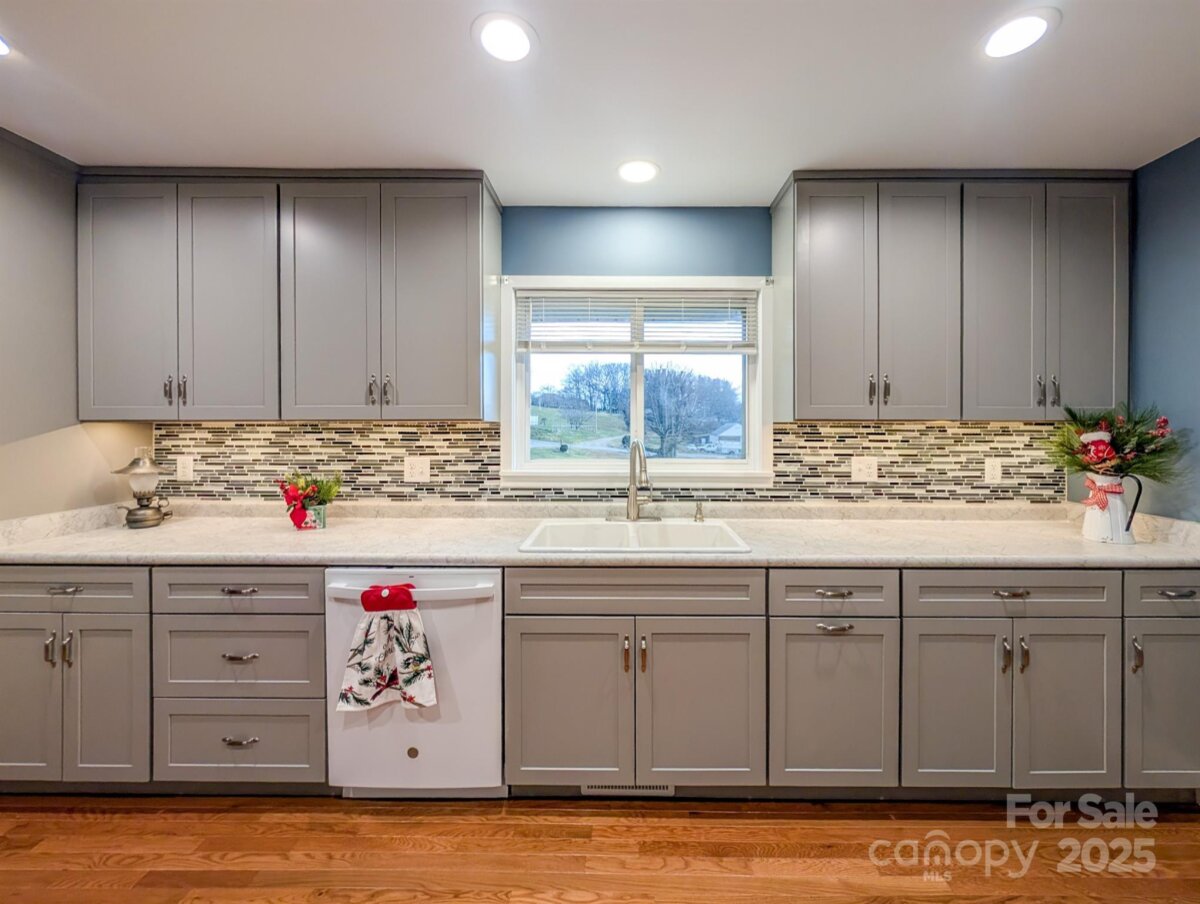 Burnsville 8 4328924h