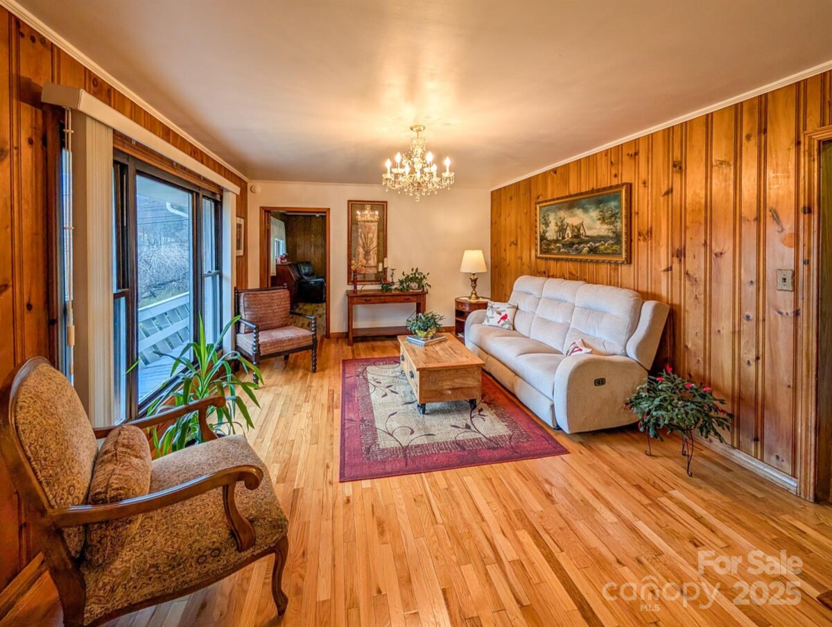 Burnsville 9 4328924i