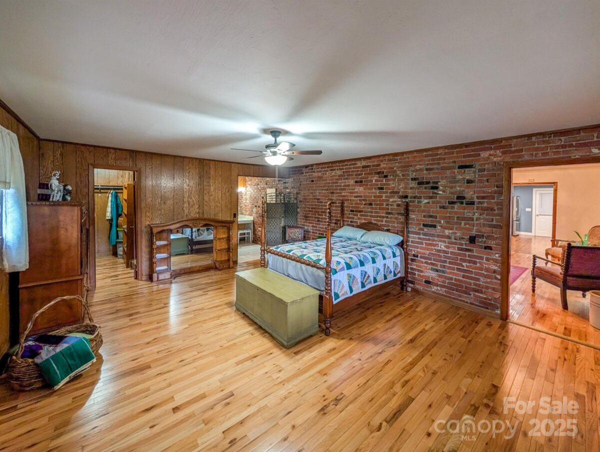 Burnsville 13 4328924m