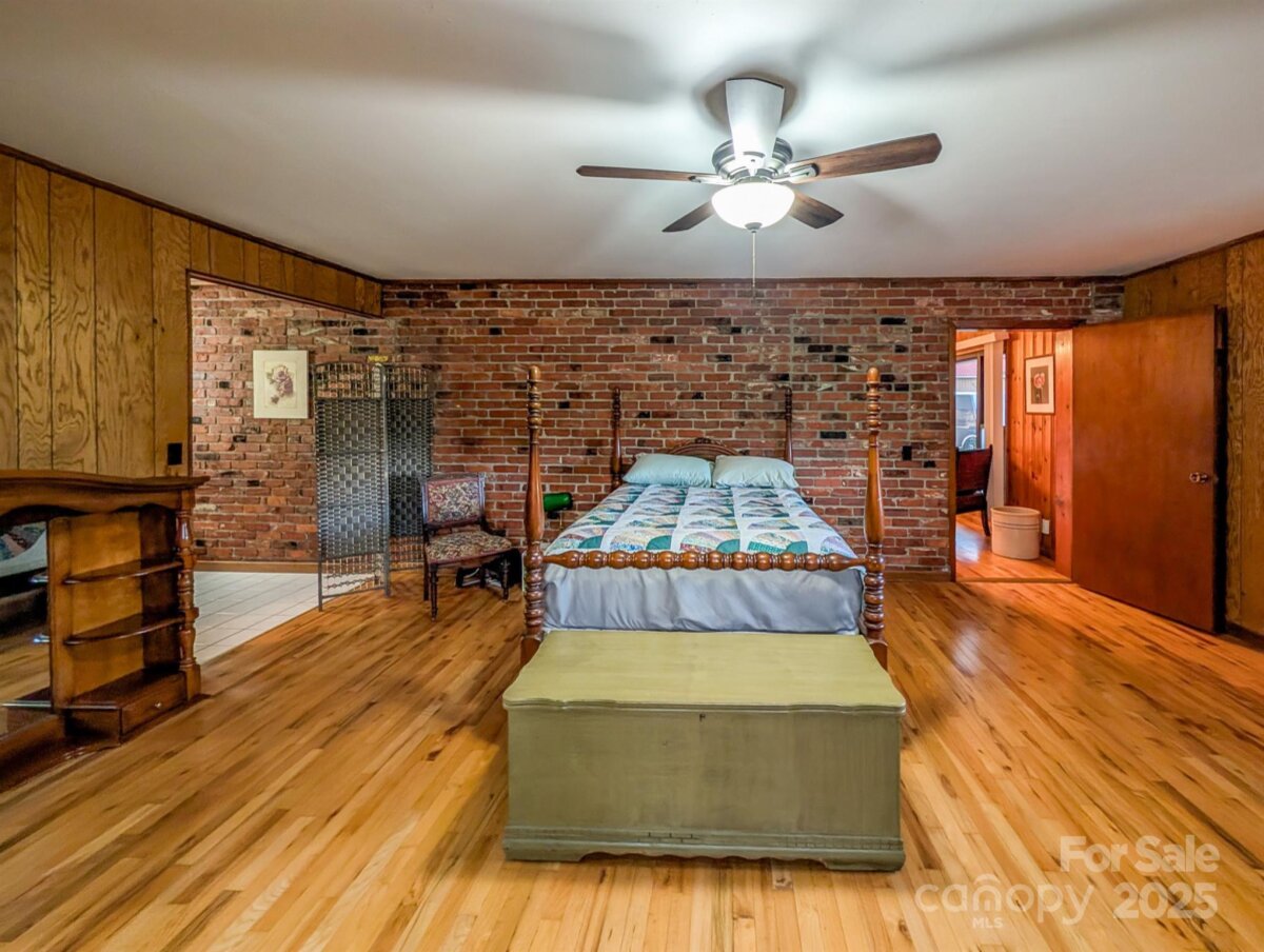 Burnsville 15 4328924o