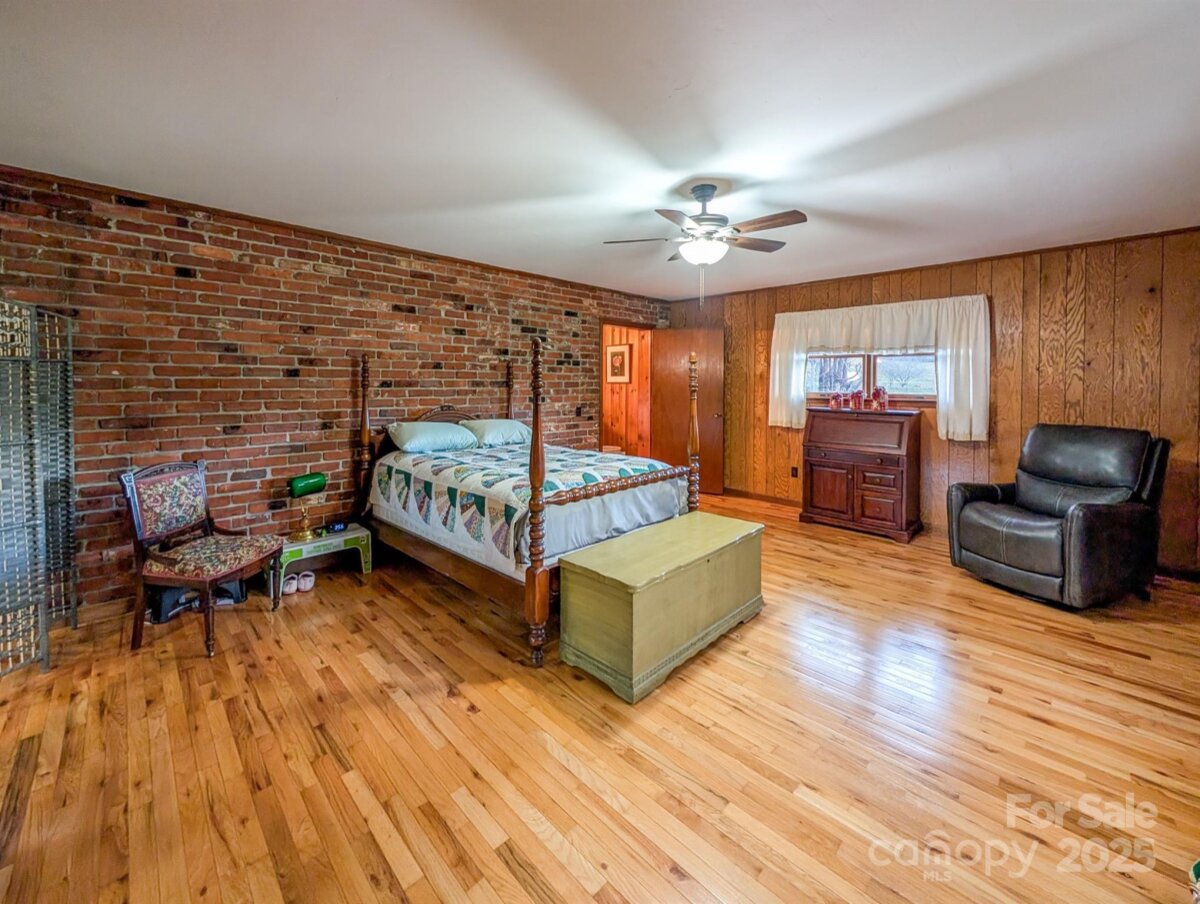 Burnsville 16 4328924p