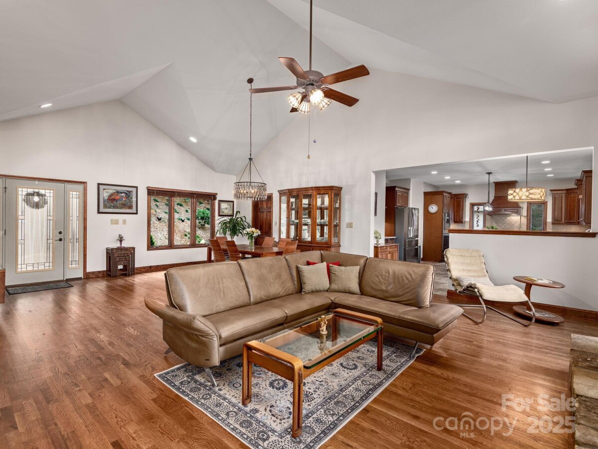 Waynesville 8 4329096h