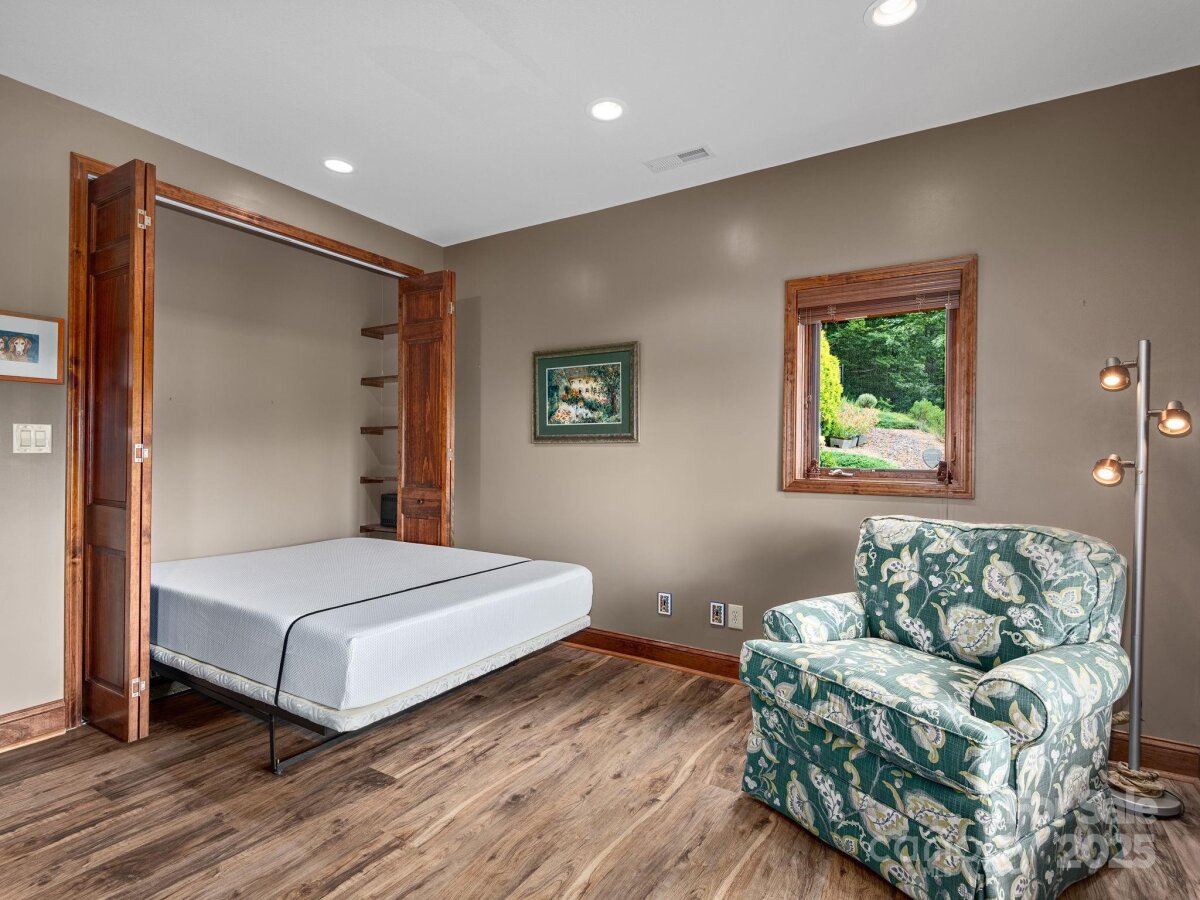 Waynesville 23 4329096w