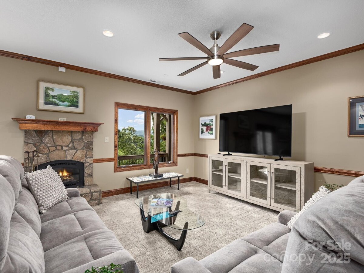 Waynesville 26 4329096z