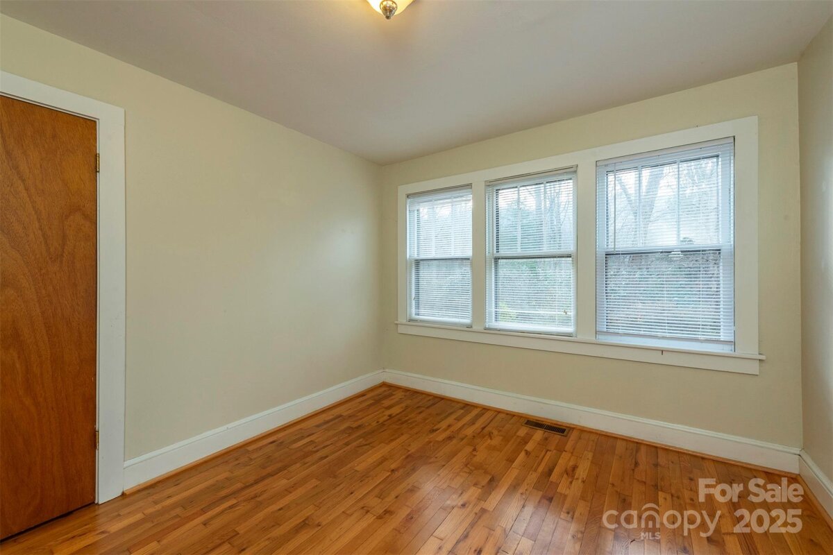 Swannanoa 16 4329370p