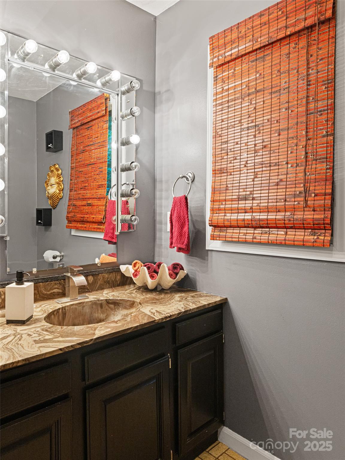 South Asheville 21 4329600u