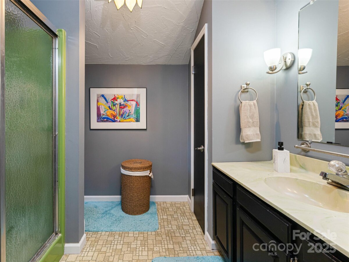 South Asheville 25 4329600y