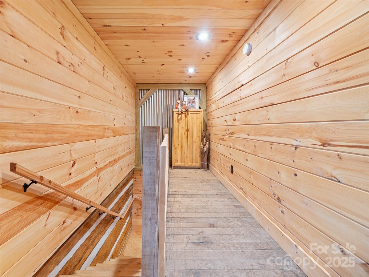 Burnsville 23 4329925w