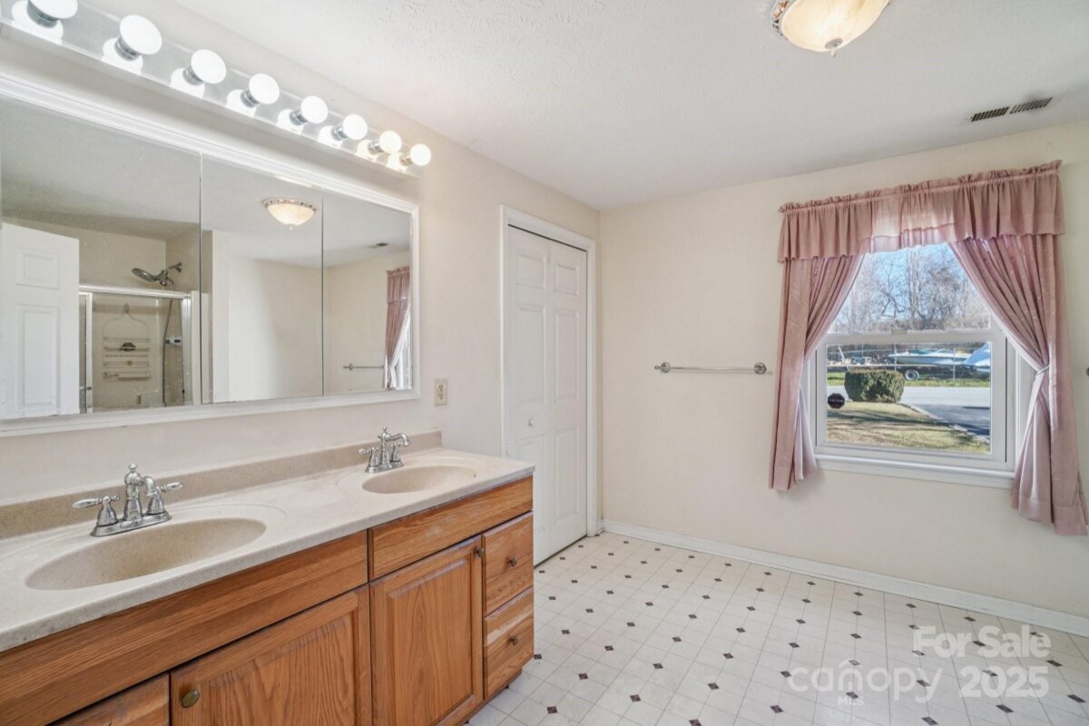 Flat Rock 19 4330256s