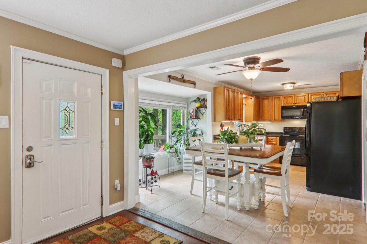 Black Mountain 9 4330813i