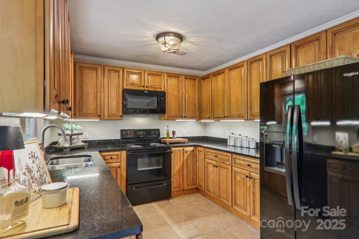 Black Mountain 10 4330813j