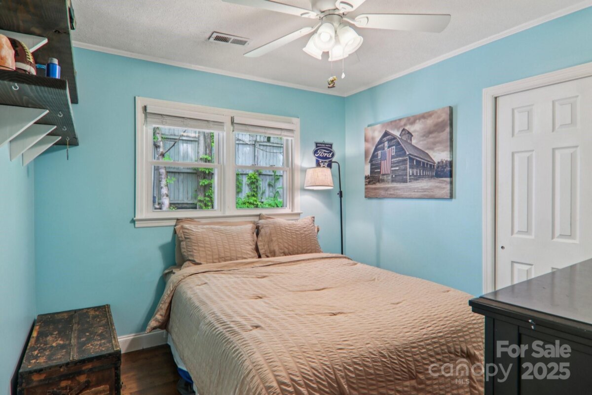 Black Mountain 16 4330813p