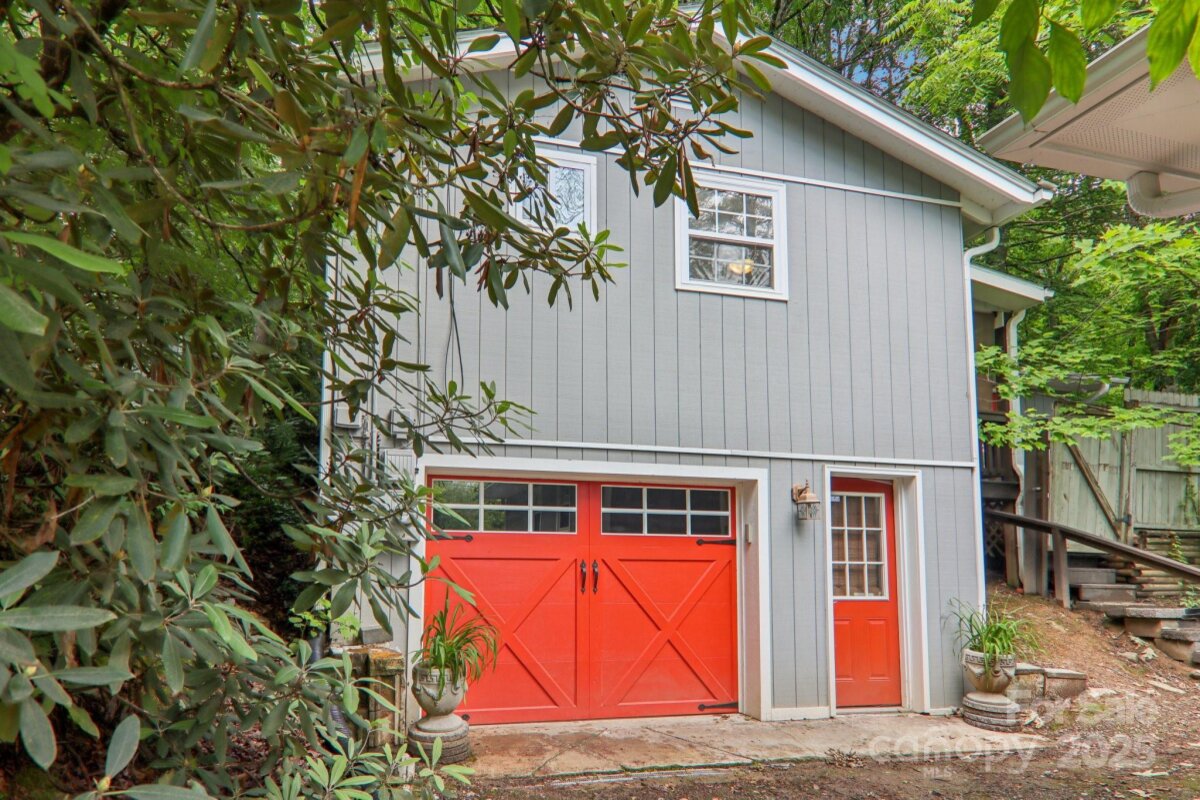 Black Mountain 18 4330813r