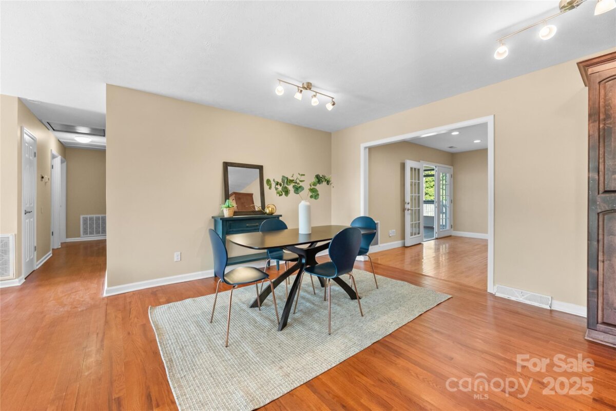 Avery Creek 9 4331582i