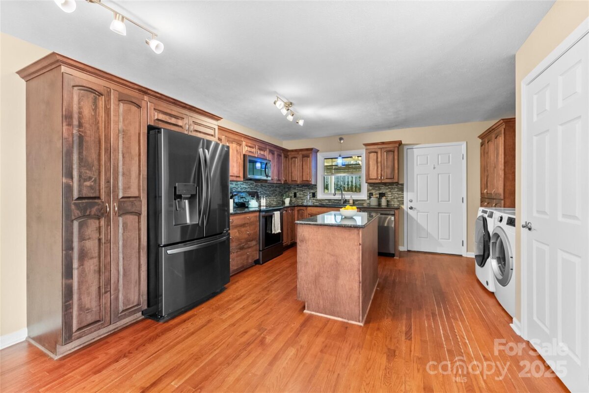 Avery Creek 11 4331582k