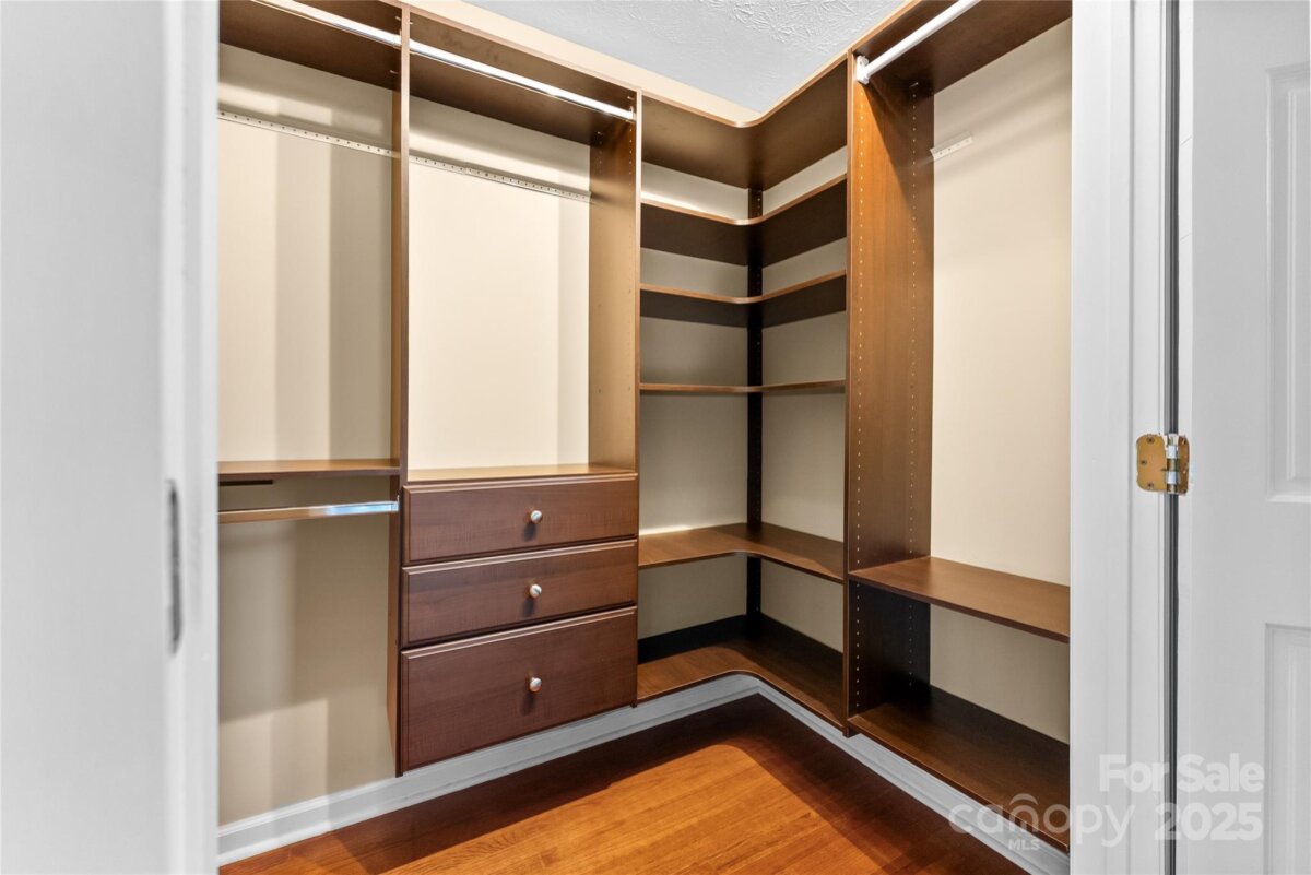 Avery Creek 16 4331582p