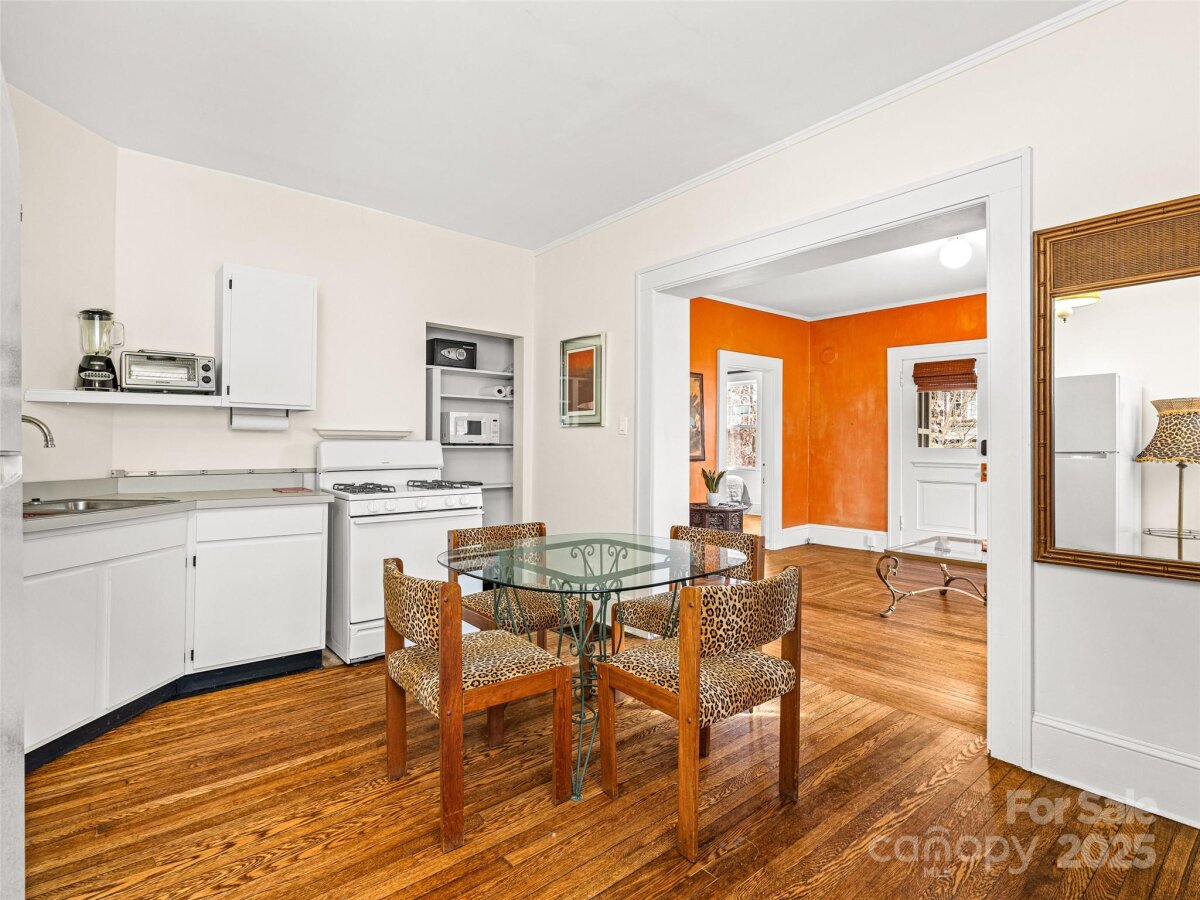 North Asheville 12 4331679j