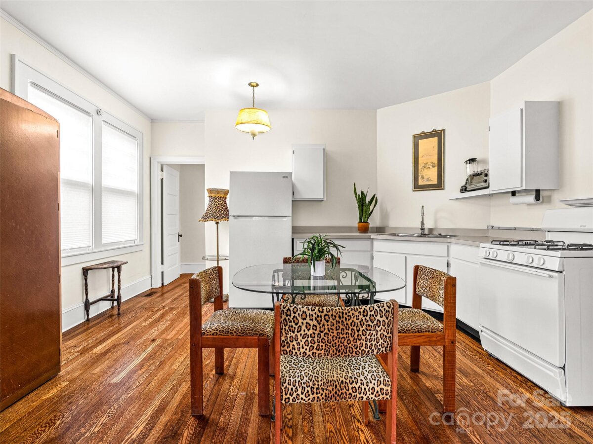 North Asheville 13 4331679k