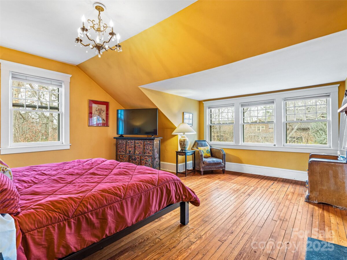 North Asheville 24 4331679v