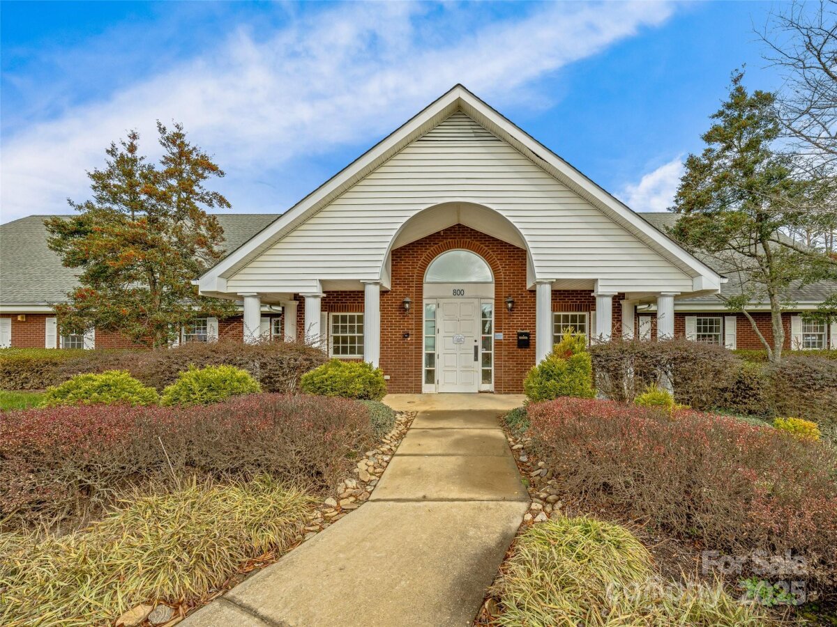 Hendersonville 3 4331854c