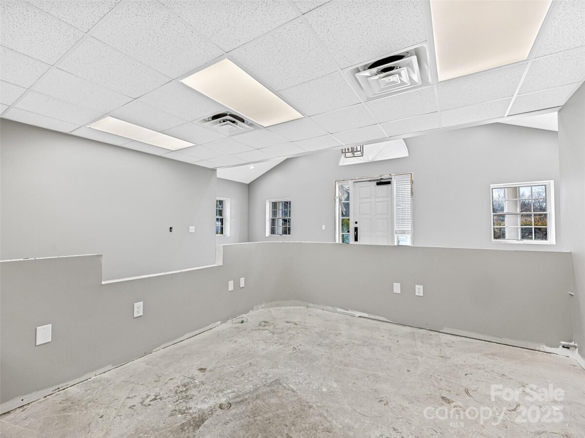 Hendersonville 7 4331854g