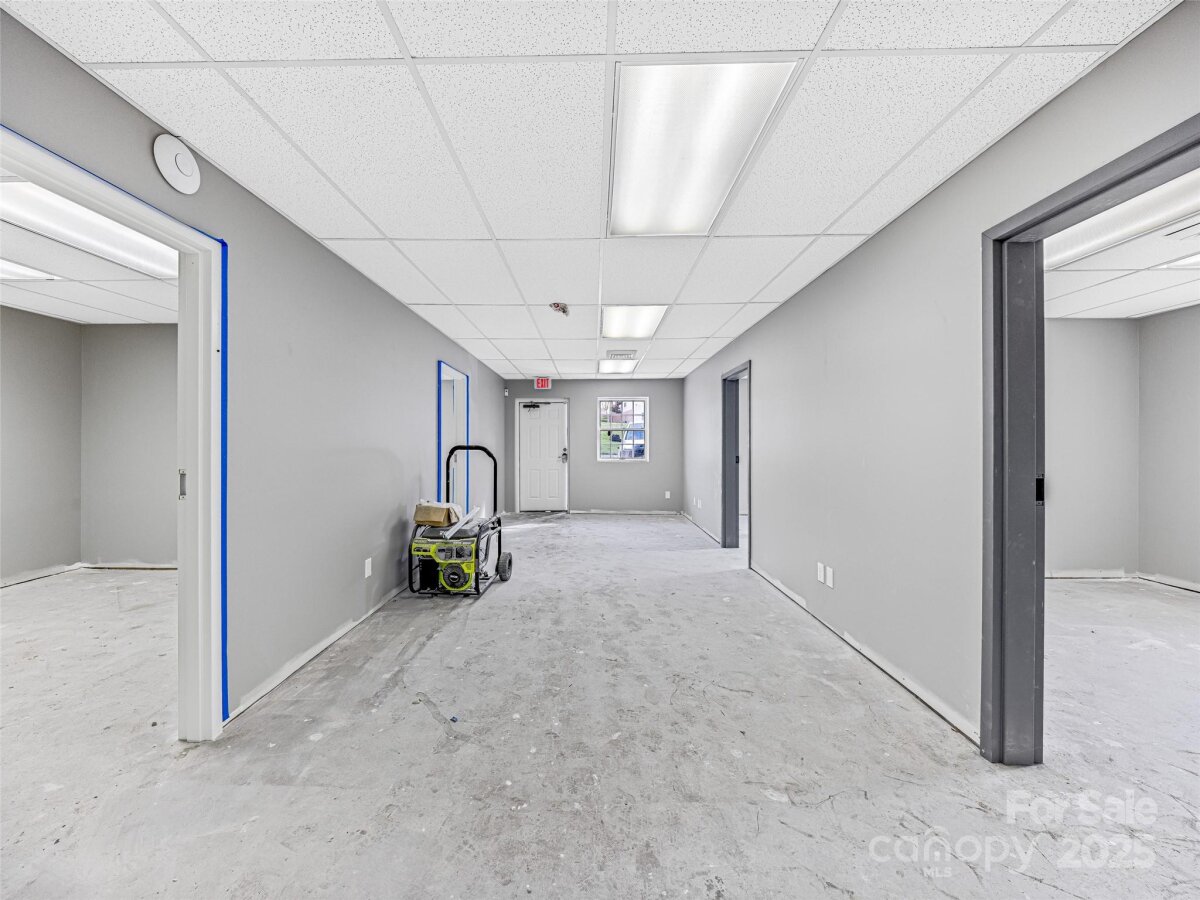 Hendersonville 8 4331854h