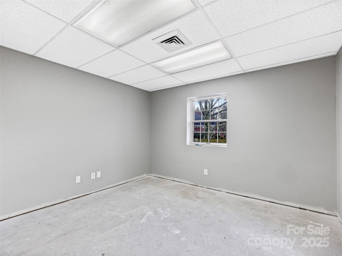 Hendersonville 10 4331854j