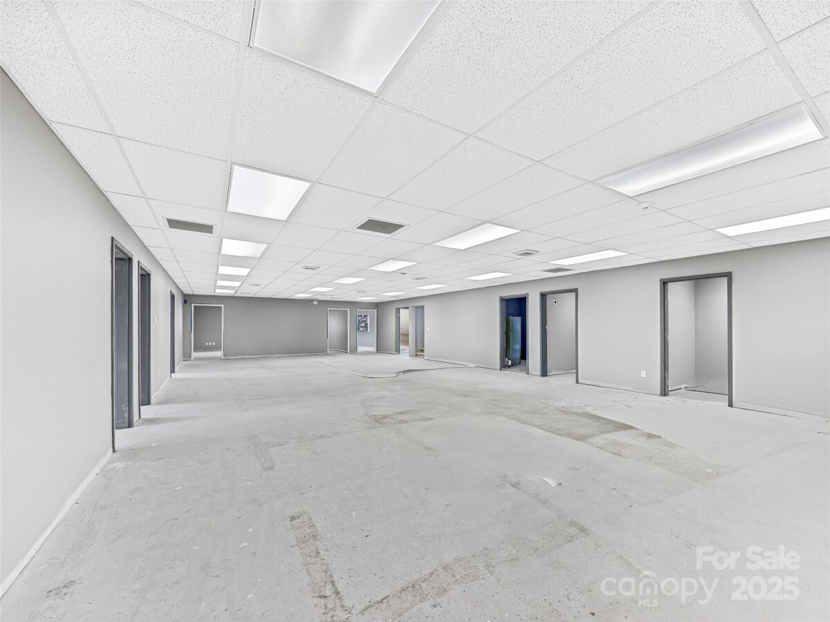 Hendersonville 12 4331854l