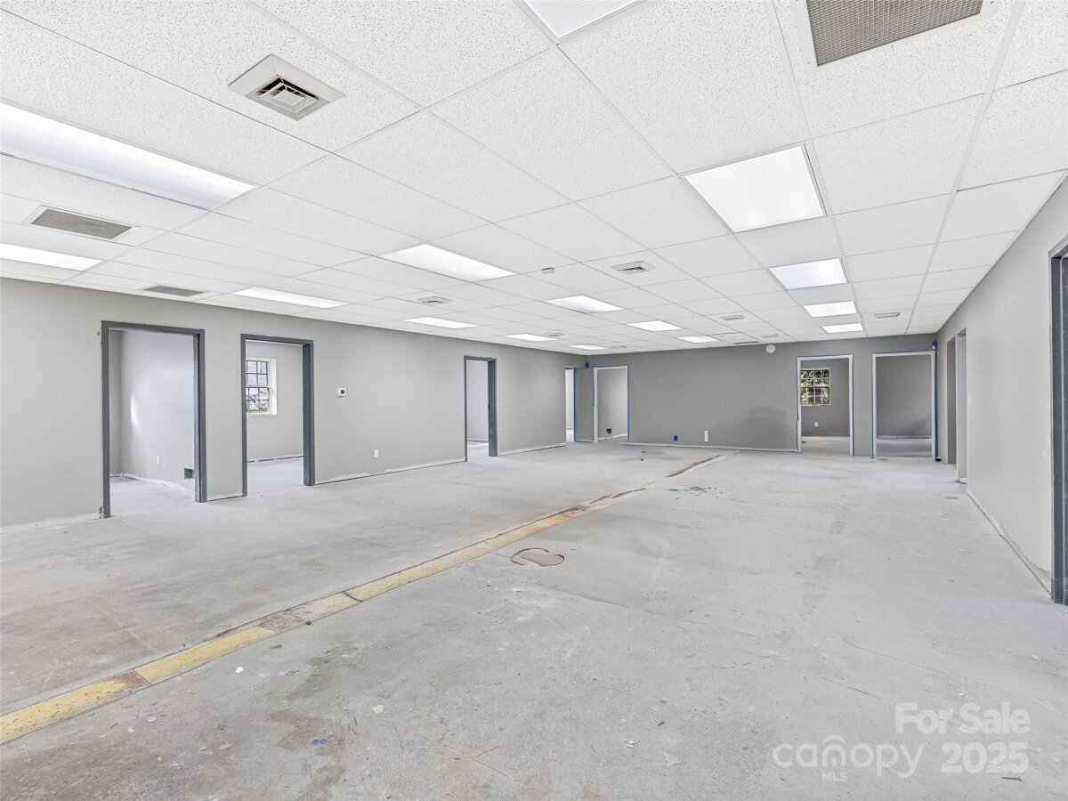 Hendersonville 13 4331854m