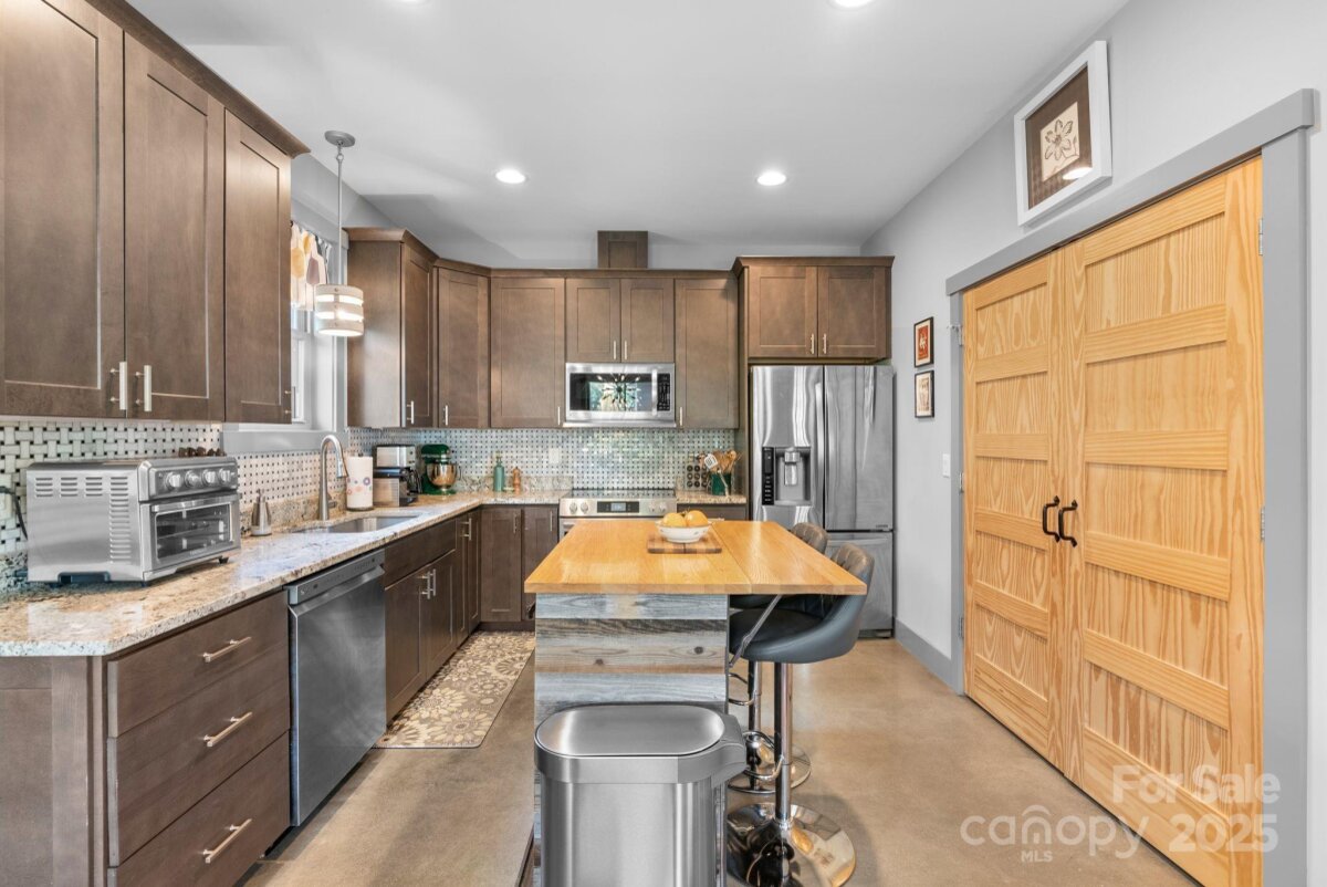 West Asheville 7 4332306g