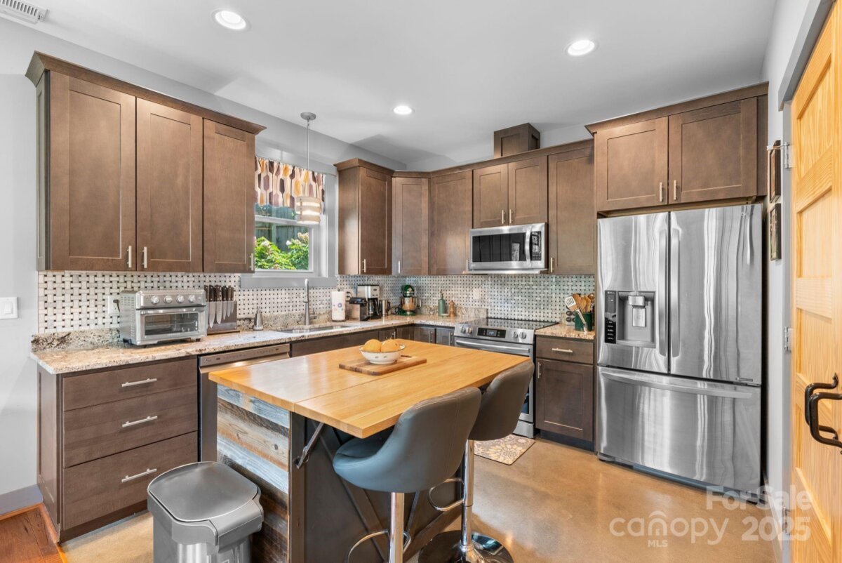 West Asheville 9 4332306i