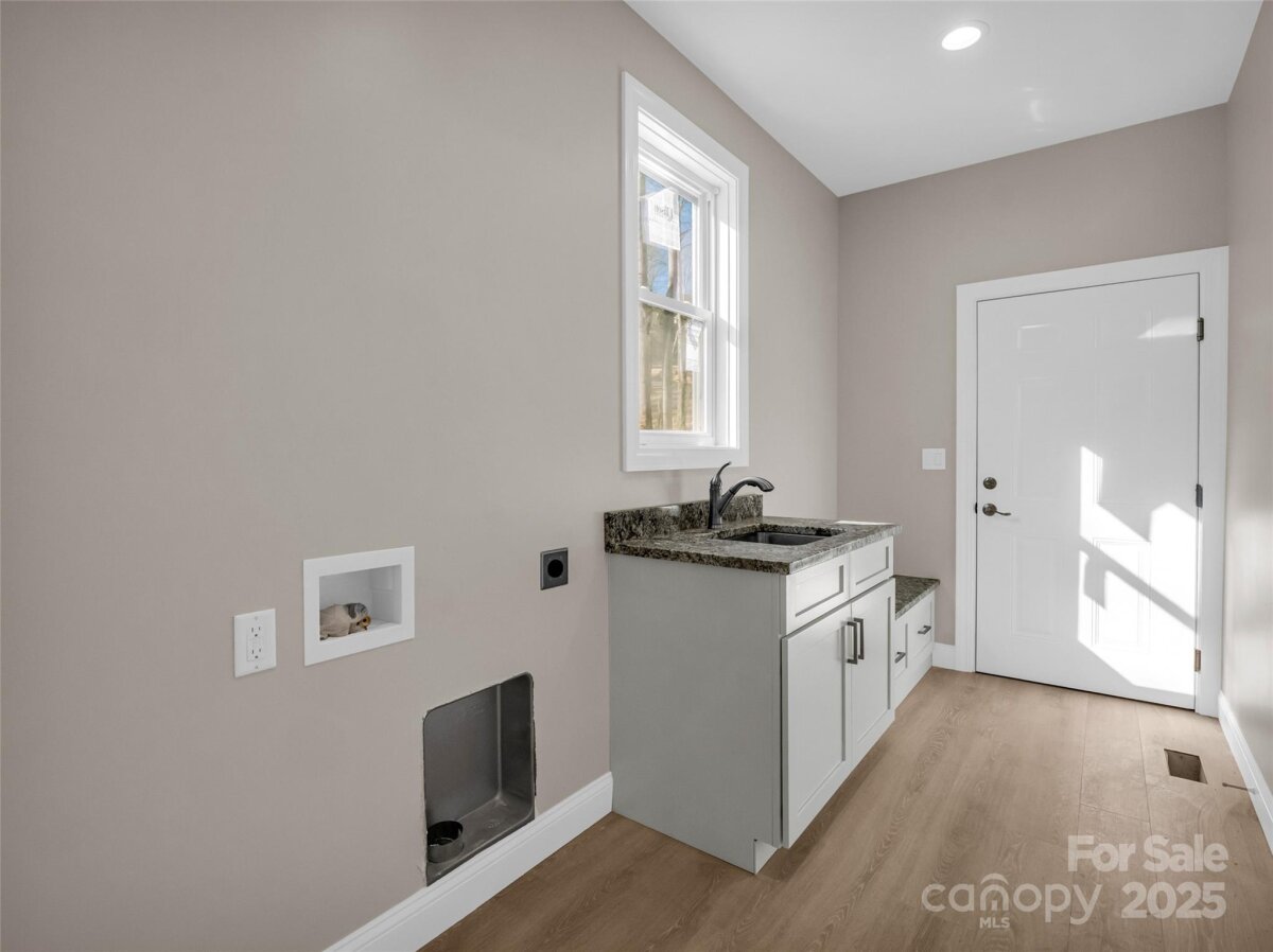 Flat Rock 16 4332392p