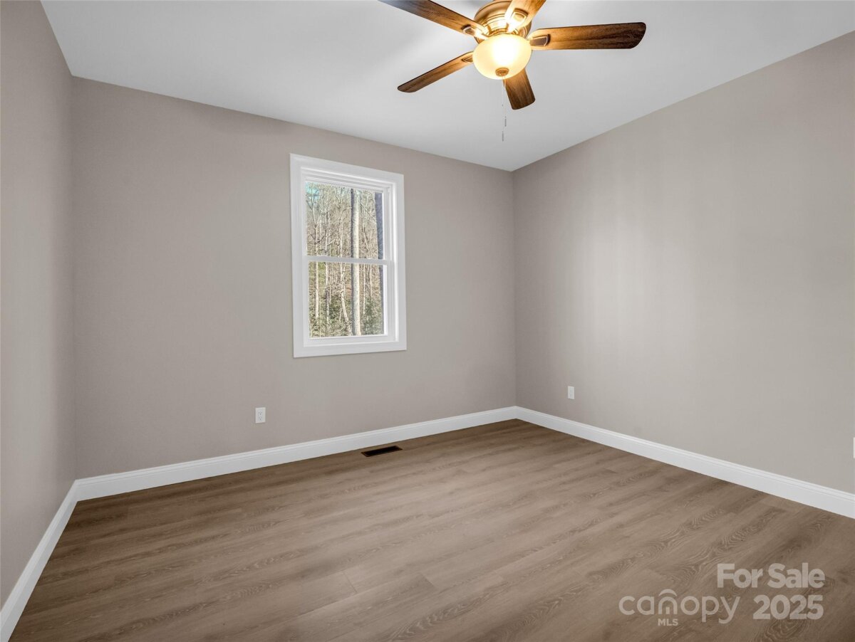 Flat Rock 22 4332392v